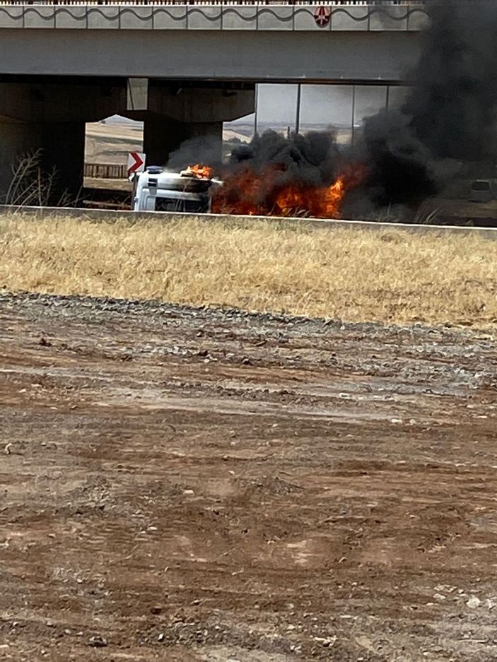 d Hasta almaya gidilen ambulans, alev alev yandı -6