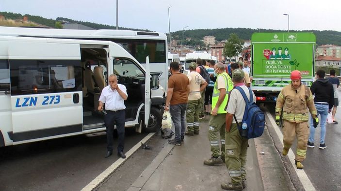 Maltepe'de zincirleme kaza : 2 yaralı  -1