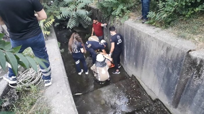 Sultangazi'de ot biçerken su kanalına düşen işçi yaralandı -2