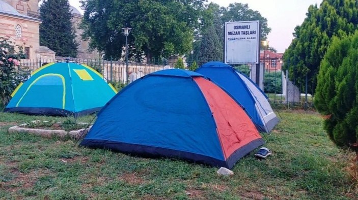 (DRONE) Otellerde yer bulamayan güreş sevdalıları, meydanlarda çadırlarda uyudu -7