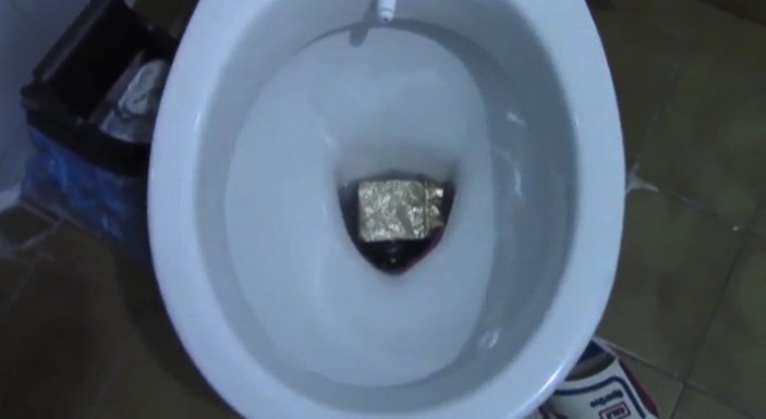 Hırsızların 'zula' tuvaletinden 50 bin liralık altın çıktı -1