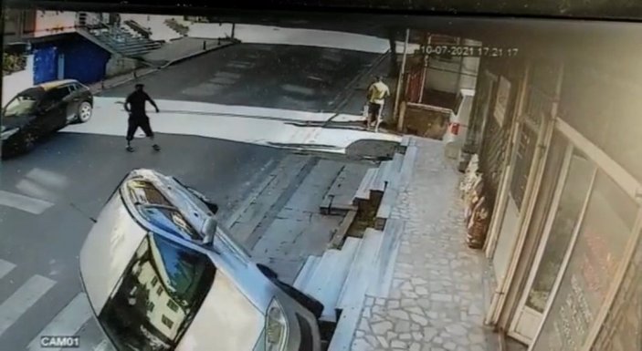 Ataşehir'de bir garip kaza: İçinde sürücüsünün olmadığı otomobil takla attı -2