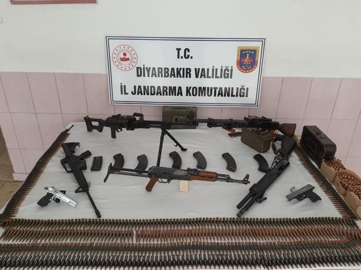 Diyarbakır'da tabut içinde silahlar ele geçirildi: 2 gözaltı -3