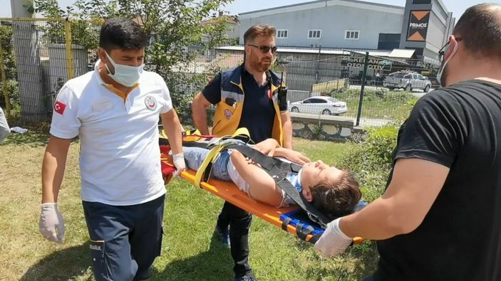 Bisikletli gençlerin dondurma sevdası kazaya dönüştü: 3 yaralı -1