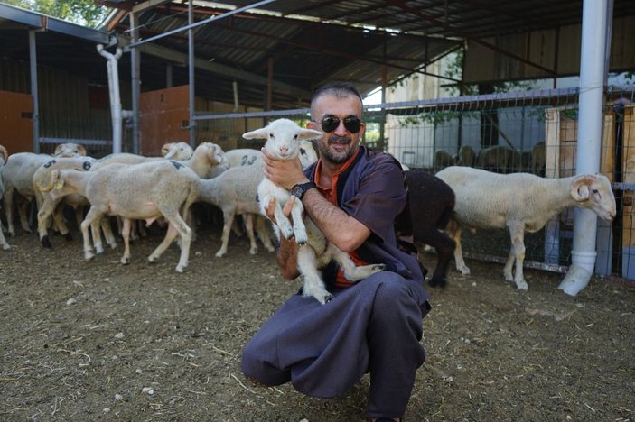 Kurban Bayramı öncesi kuzularına sıra gecesi yaptı -3