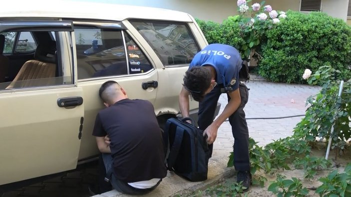 Bursa’da ilginç olay: İşe gitmek için arabasının yanına gitti, arabasında tanımadığı birinin uyuduğunu gördü -6