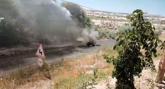 Kapadokya’da seyir halindeki otomobil yandı -3