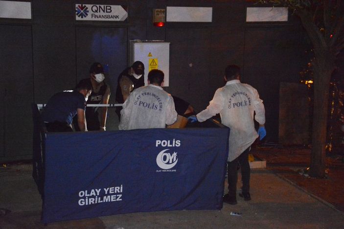 d Beyoğlu'nda şüpheli ölüm