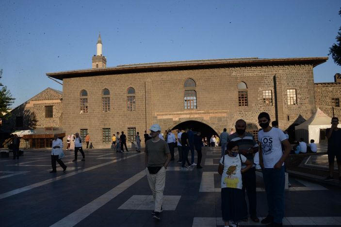 d Diyarbakırlılar, bayram namazı için Ulu Cami'yi tercih etti -9