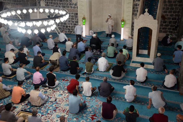 Diyarbakırlılar, bayram namazı için Ulu Cami'yi tercih etti -3