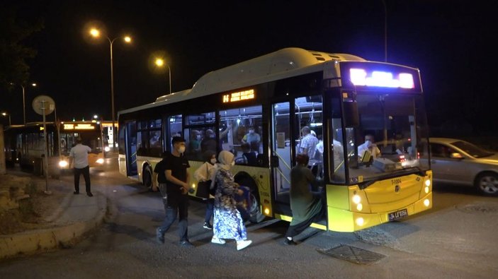 İETT otobüsünün yakıtı bitince trafik durma noktasına geldi -4