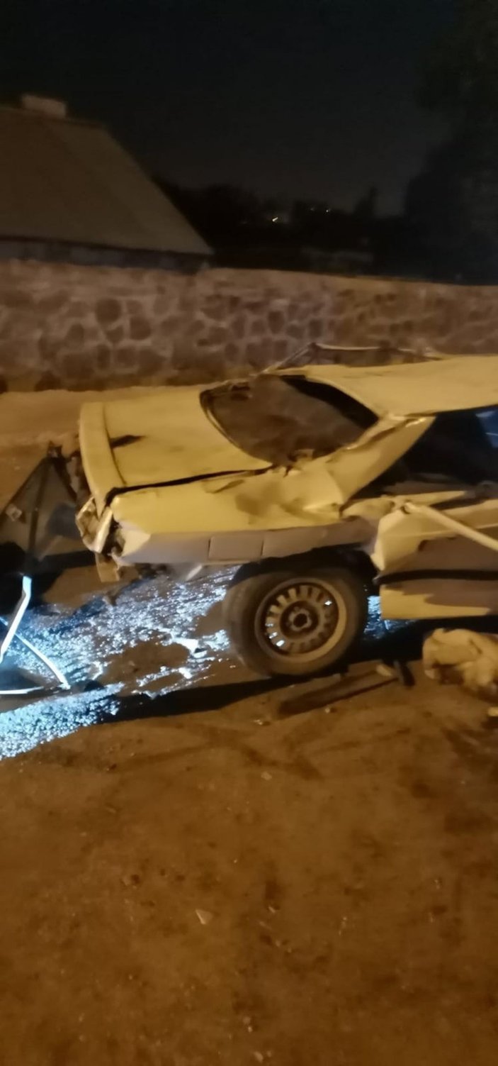 Van’da otomobil 8 metre yükseklikteki köprüden uçtu: 1 ölü, 2 yaralı -4