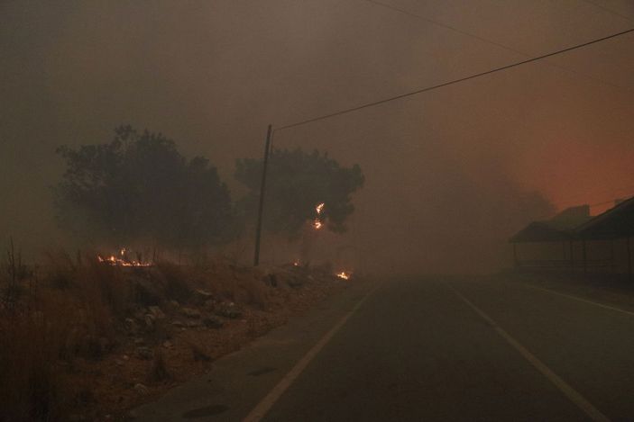 d Manavgat'taki büyük yangında 2'nci gün; bir mahalle daha boşaltıldı -8