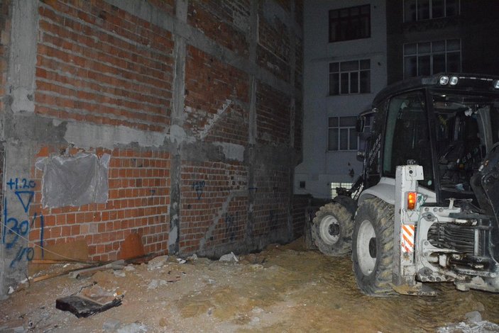Sultangazi'de iki bina çökme riski nedeniyle boşaltıldı -2