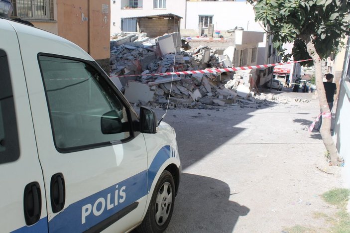 Gaziantep’te yeni yapılan 5 katlı bina çöktü, facianın eşiğinden dönüldü -11