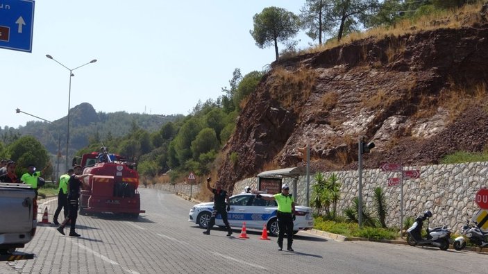 Yangın nedeni ile Marmaris Datça karayolu trafiğe kapandı -2