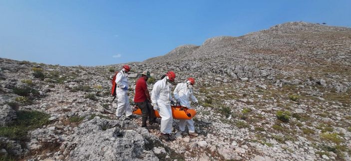 Yaylada mahsur kalan korona şüphelisi çift, ambulans helikopterle alındı -1