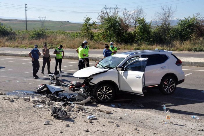 Tekirdağ'da kaza: Sürücü yaralı, eşi ve 2 kızı öldü -1