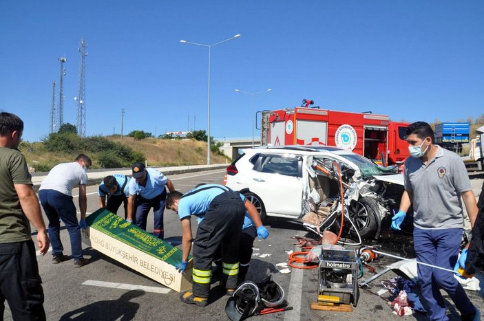 Tekirdağ'da kaza: Sürücü yaralı, eşi ve 2 kızı öldü -6