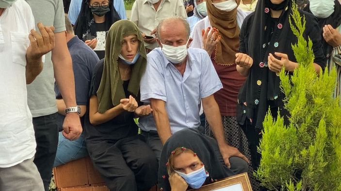 Uçurumda ölü bulunan üniversiteli Samet, toprağa verildi -10