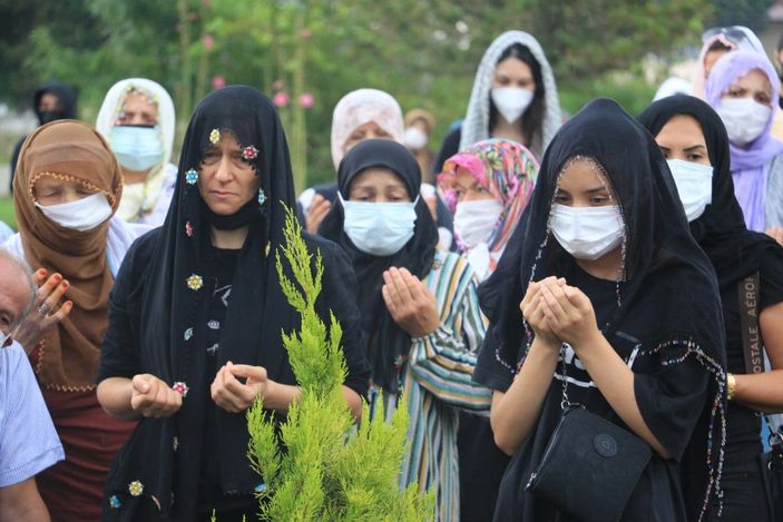 Uçurumda ölü bulunan üniversiteli Samet, toprağa verildi -2