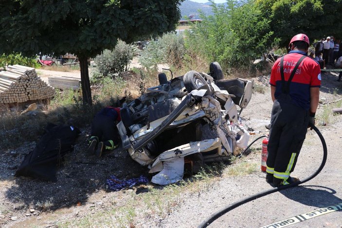 Beton mikserinin çarptığı otomobilin sürücüsü emekli öğretmen öldü -7