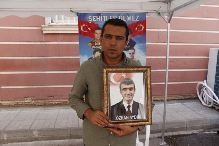 HDP önünde eylem yapan baba: Oğlumu PKK'ya sattılar -7