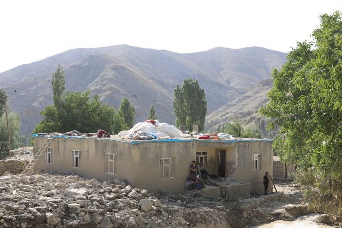 d Van'da, selin vurduğu Esenyamaç'ta hasar tespiti sürüyor -10