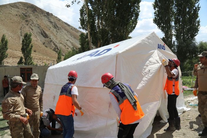Van'da, selin vurduğu Esenyamaç'ta hasar tespiti sürüyor -6