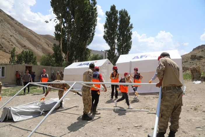 Van'da, selin vurduğu Esenyamaç'ta hasar tespiti sürüyor -8