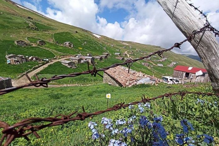 d Yayla evinde jeneratör gazından zehirlendiler: 1 ölü, 11 kişi tedavide -4