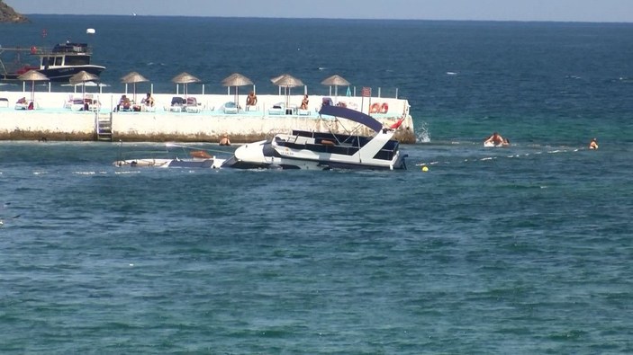 Fotoğraf Ek//Sarıyer'de su alan teknedeki 8 kişi kurtarıldı -6