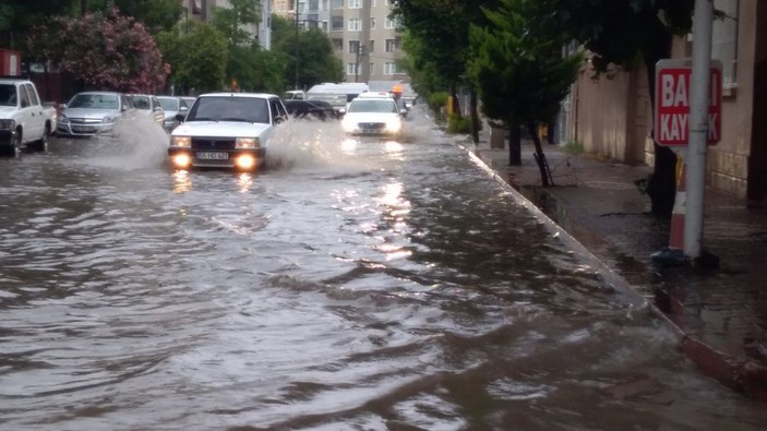 Sinop ve Samsun'da sağanak sele neden oldu; vatandaşlar evlerinde mahsur kaldı -9