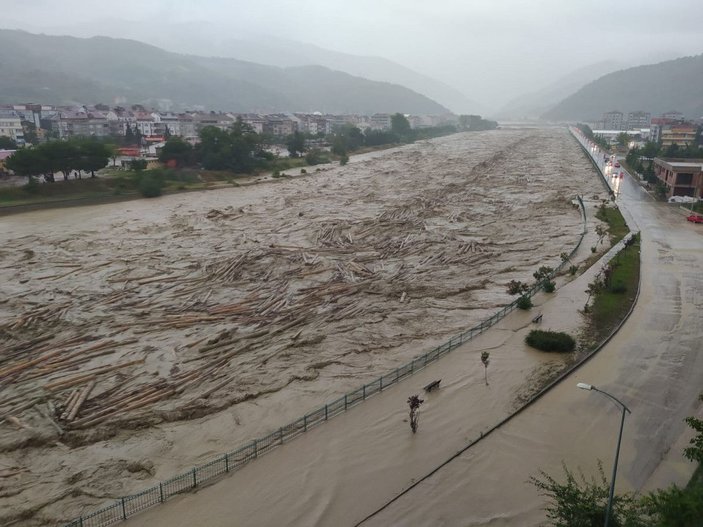 Sinop ve Samsun'da sağanak sele neden oldu; vatandaşlar evlerinde mahsur kaldı -1