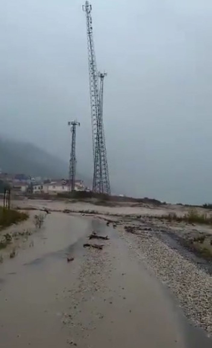 Kastamonu'da baz istasyonu sel nedeniyle çöktü