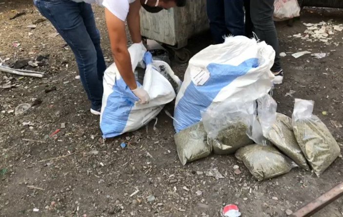 Bursa'da çöp konteynerinde 28 kilo bonzai bulundu -4