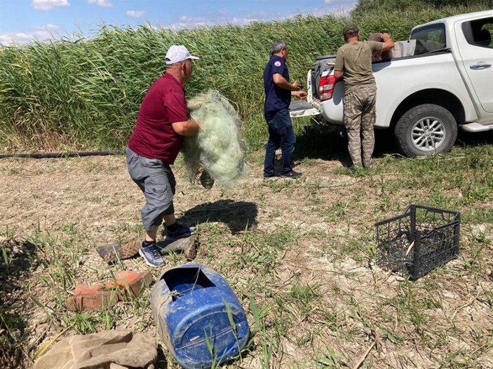 Büyükçekmece'de kaçak avlanan 1 ton balık göle bırakıldı -1