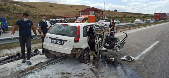 Amasya'da otomobil, karşı şeritte ciple çarpıştı: 2 ölü, 5 yaralı -3