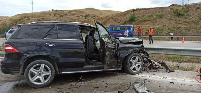 Amasya'da otomobil, karşı şeritte ciple çarpıştı: 2 ölü, 5 yaralı -2