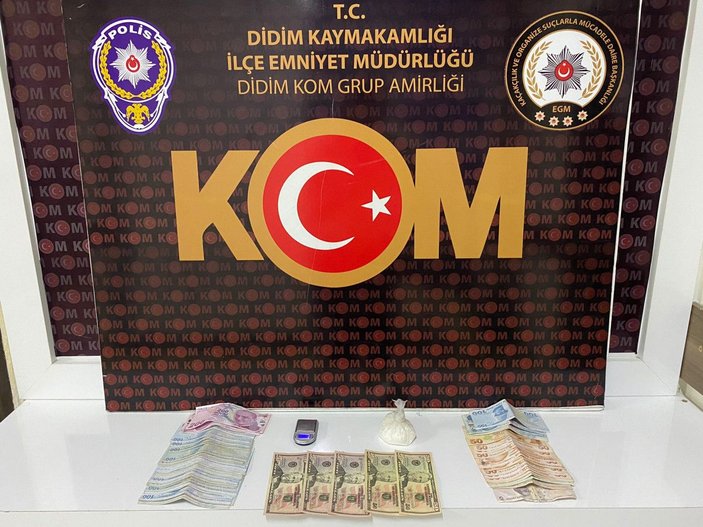 Didim’de uyuşturucu ve sahte parayla yakalanan 2 kişiye gözaltı -1