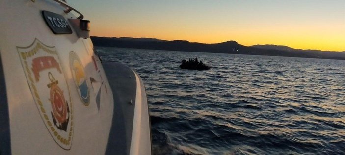 Yunanistan’ın ölüme ter ettiği düzensiz göçmenleri Türk askeri kurtardı -1