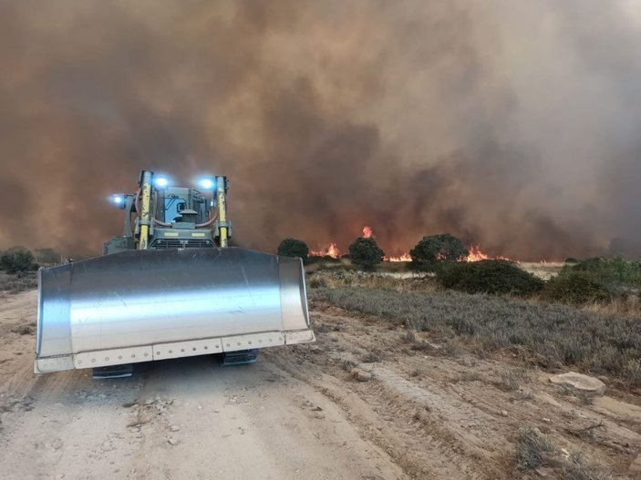 İspanya’da yılın en büyük yangını: 12 bin hektarlık ormanlık alan küle döndü -4