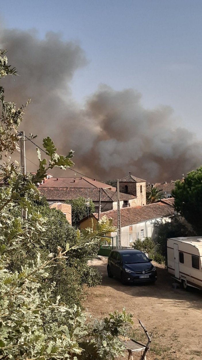 İspanya’da yılın en büyük yangını: 12 bin hektarlık ormanlık alan küle döndü -7
