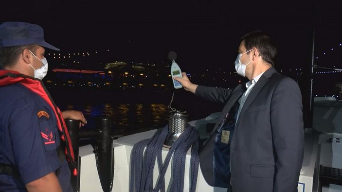 İstanbul boğazı'nda eğlence merkezlerine ve gezi teknelerine gürültü kirliliği denetimi -5