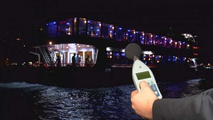 İstanbul boğazı'nda eğlence merkezlerine ve gezi teknelerine gürültü kirliliği denetimi -3