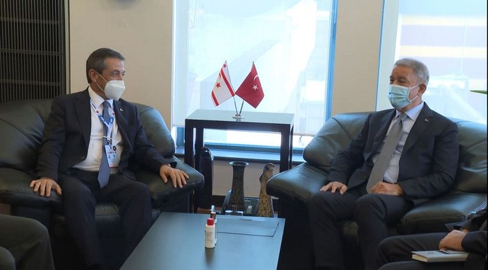 Bakan Akar, KKTC Dışişleri Bakanı Ertuğruloğlu ile görüştü -1