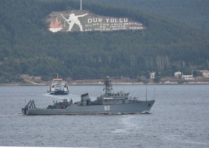 Rus mayın tarama gemisi, Çanakkale Boğazı'ndan geçti -1