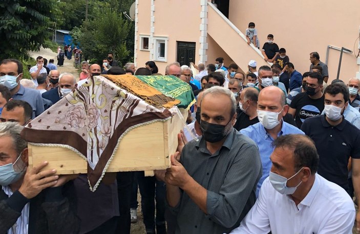 Sele kapılarak hayatını kaybeden Duygu öğretmen toprağa verildi -2