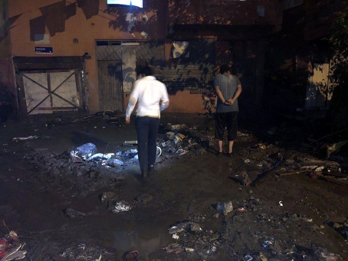 Zonguldak'ta heyelan yaşanan mahalledeki bir ev tahliye edildi -3