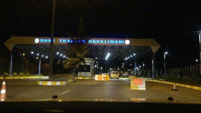 Trabzon Havalimanı'nda pist çatladı, uçuşlar iptal edildi (2) -4